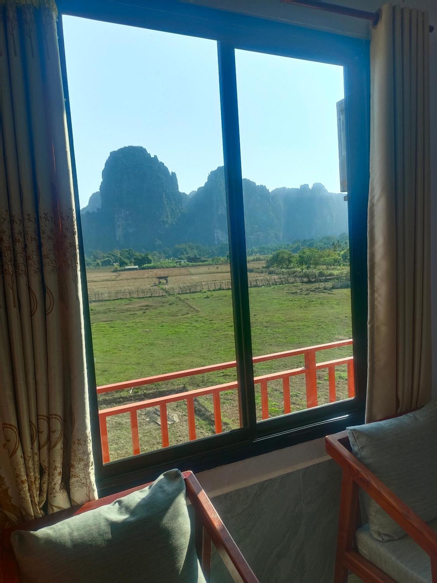 Dd Guesthouse Vang Vieng Esterno foto