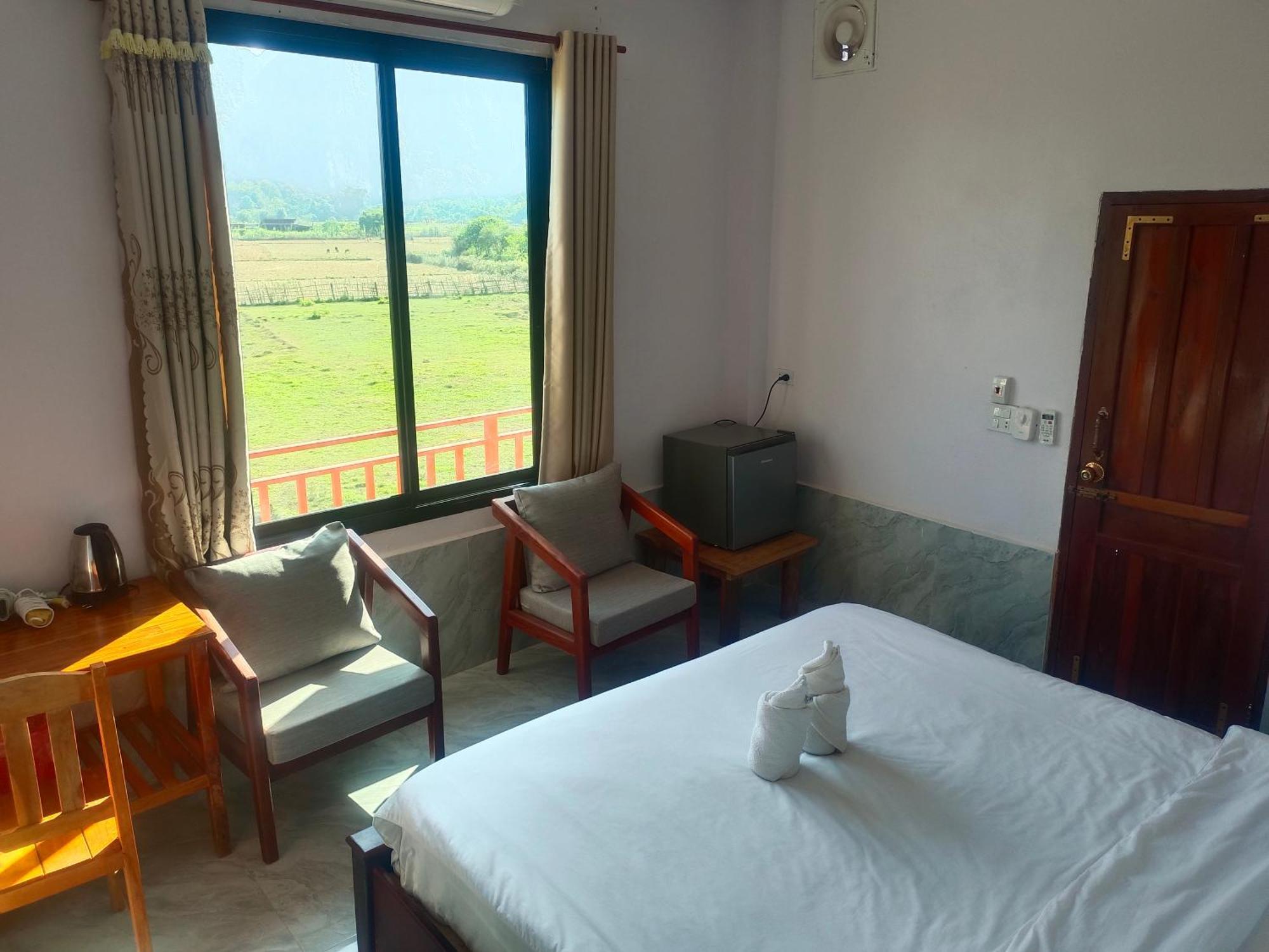 Dd Guesthouse Vang Vieng Esterno foto