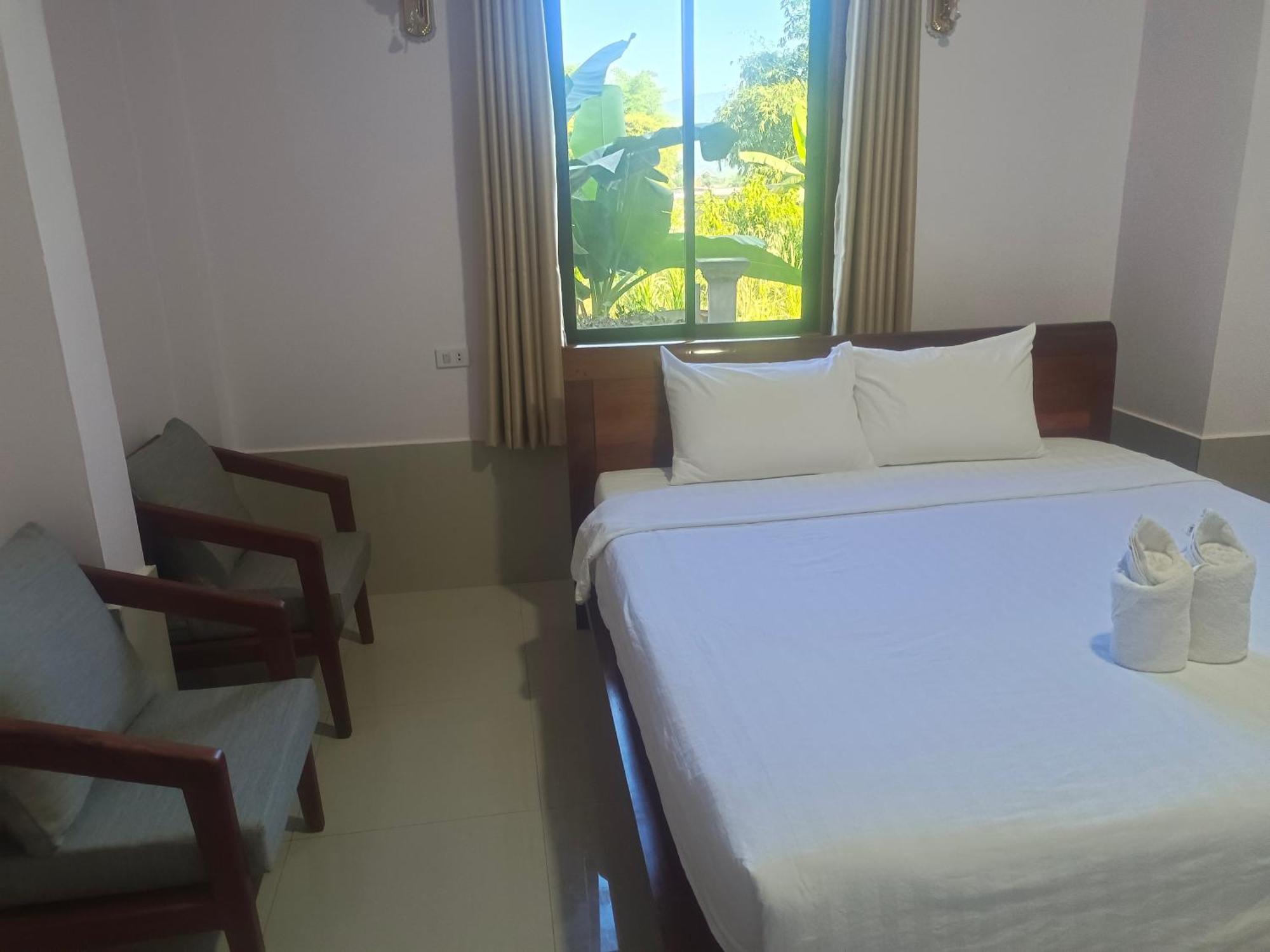 Dd Guesthouse Vang Vieng Esterno foto