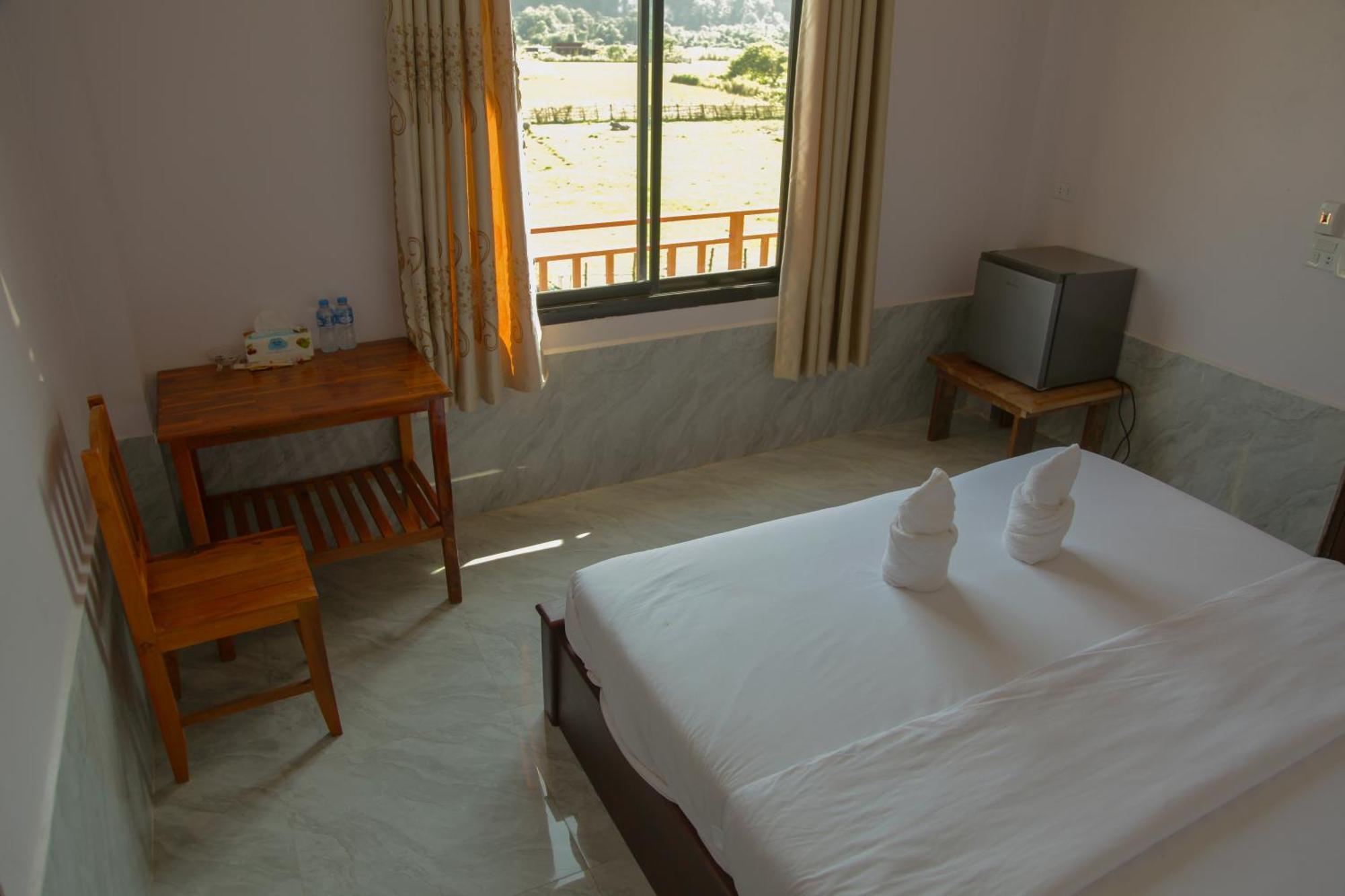 Dd Guesthouse Vang Vieng Esterno foto