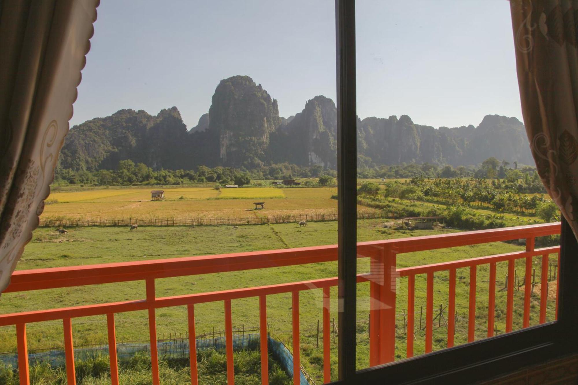 Dd Guesthouse Vang Vieng Esterno foto